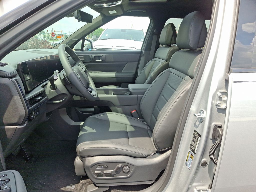 Thumbnail: 2025 Hyundai Santa Fe - 6