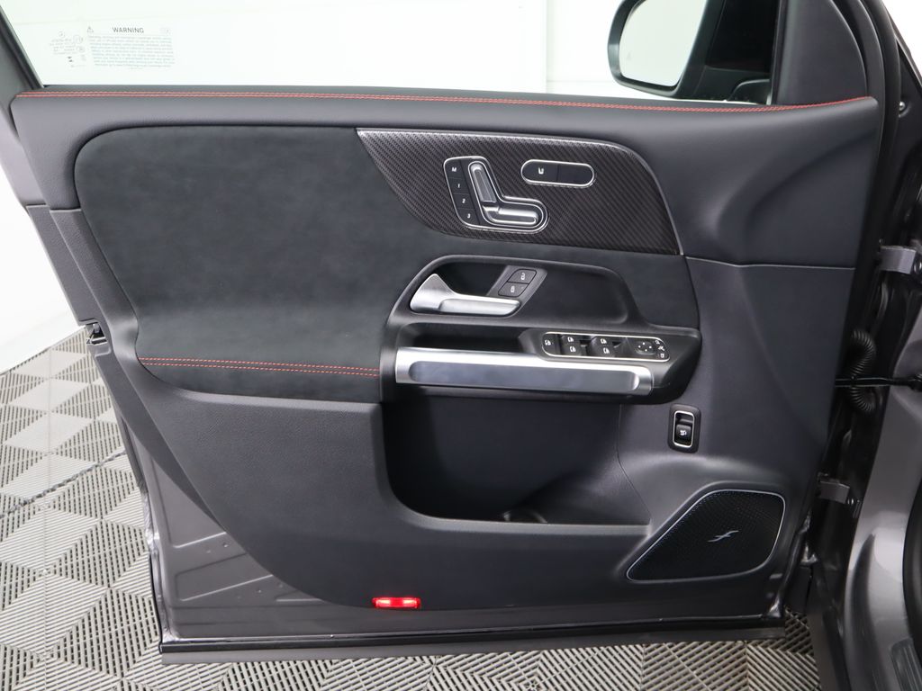 2025 Mercedes-Benz GLB 250 26