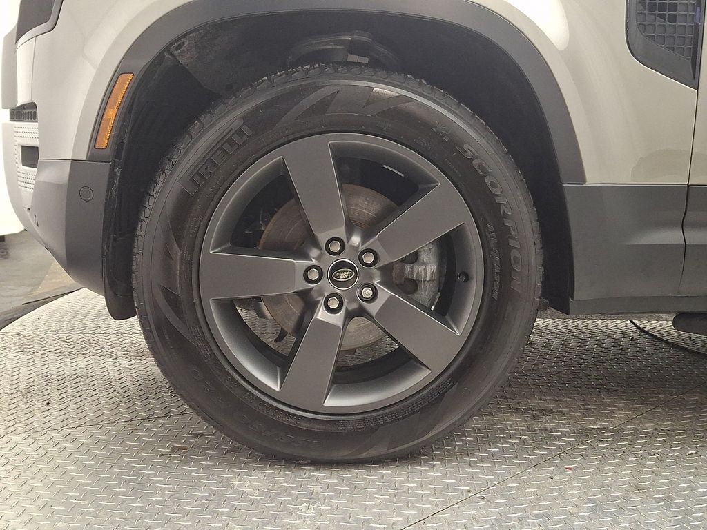 Thumbnail: 2025 Land Rover Defender - 8