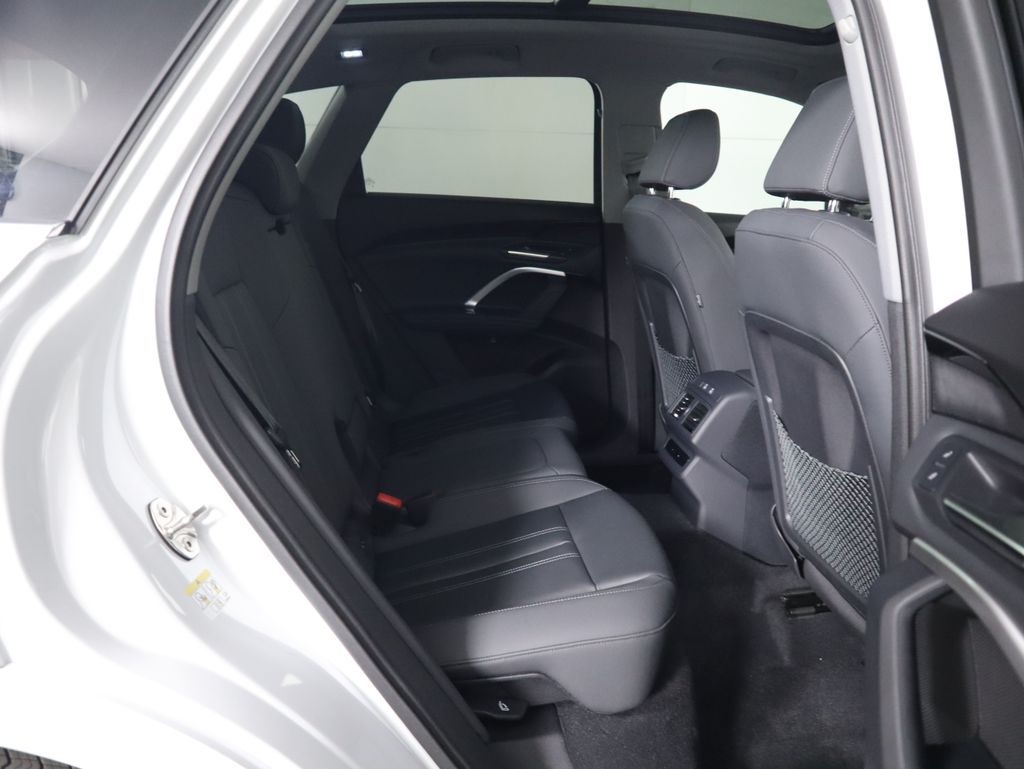 Thumbnail: 2025 Audi Q5 - 24