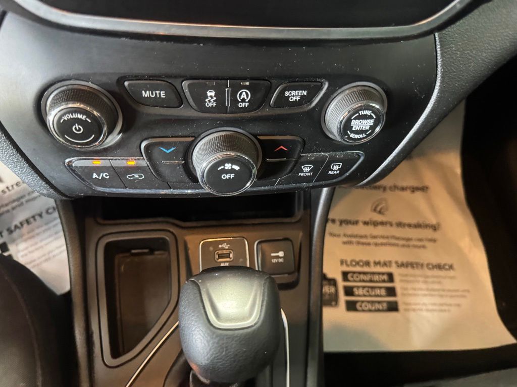 Used 2019 Jeep Cherokee SUV