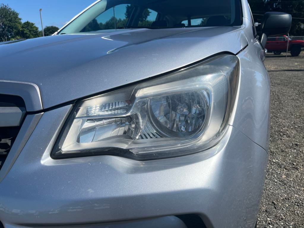 2018 Ice Silver Metallic Subaru Forester 2.5i AWD SUV