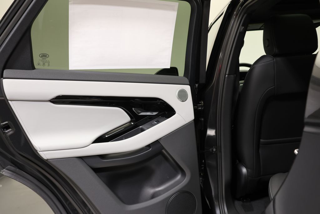 Thumbnail: 2026 Land Rover Range Rover Evoque - 31