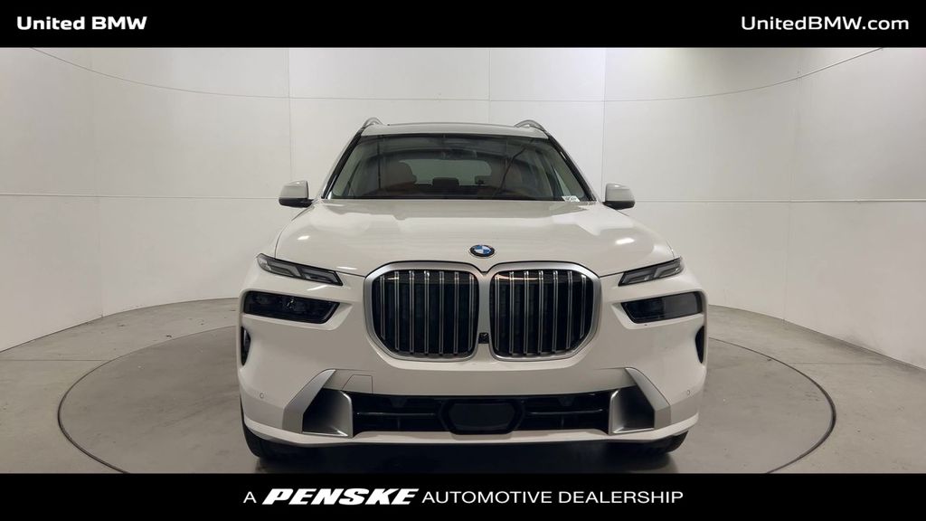 Thumbnail: 2026 BMW X7 - 3