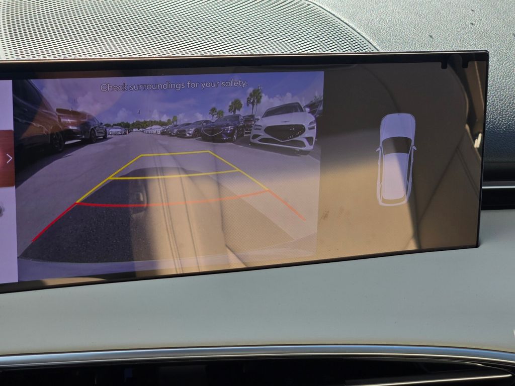 2027 Genesis Gv70