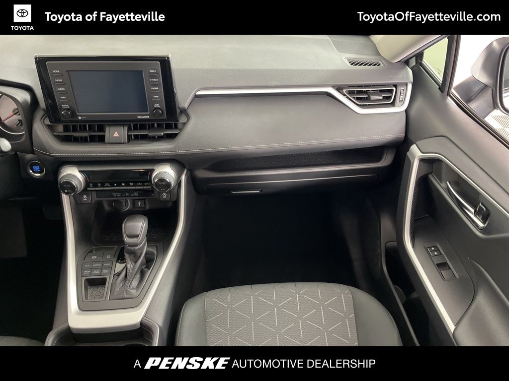 2021 Toyota RAV4 XLE 18