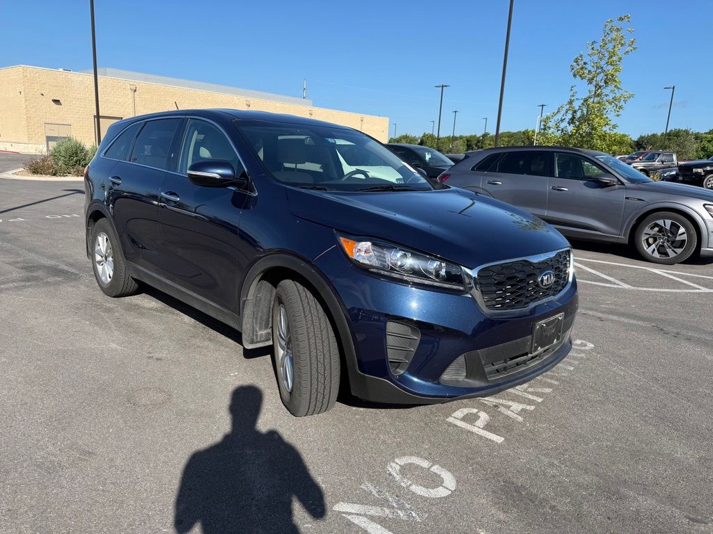 Thumbnail: 2019 Kia Sorento - 3
