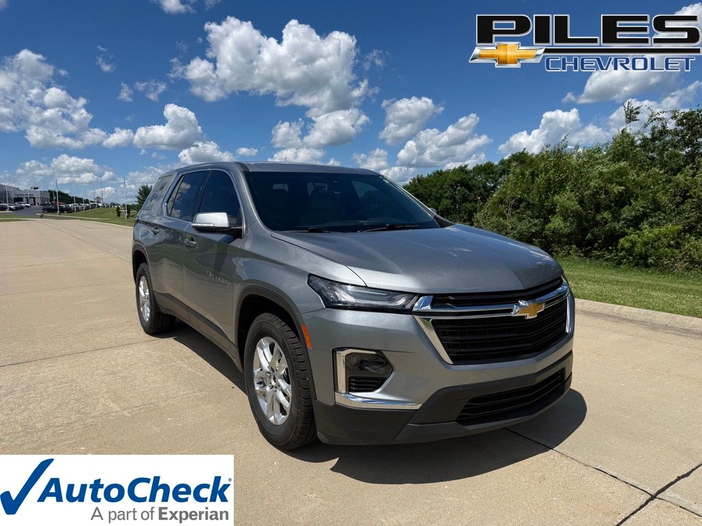 Sterling Gray Metallic 2023 Chevrolet Traverse SUV / Crossover Front-Wheel Drive 9-Speed Automatic