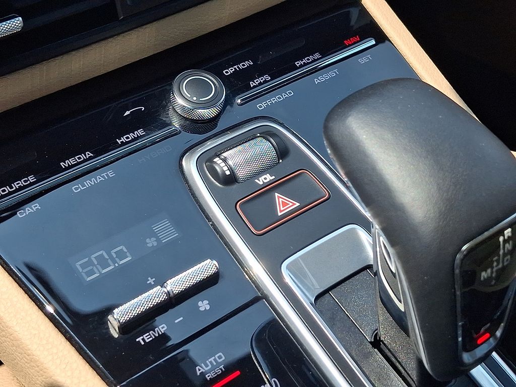 Thumbnail: 2023 Porsche Cayenne - 20