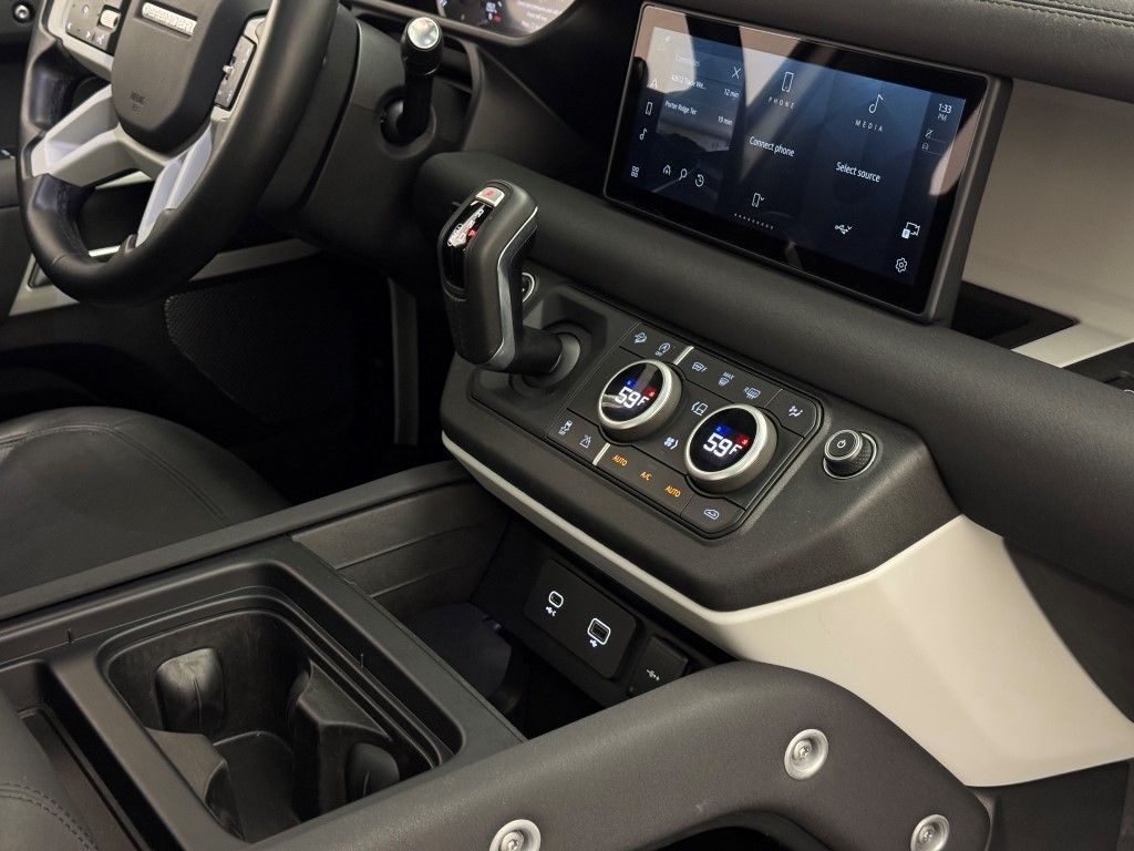 Thumbnail: 2023 Land Rover Defender - 19