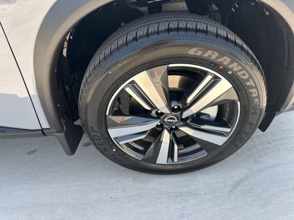 2025 Boulder Gray Pearl Nissan Rogue SL FWD SUV