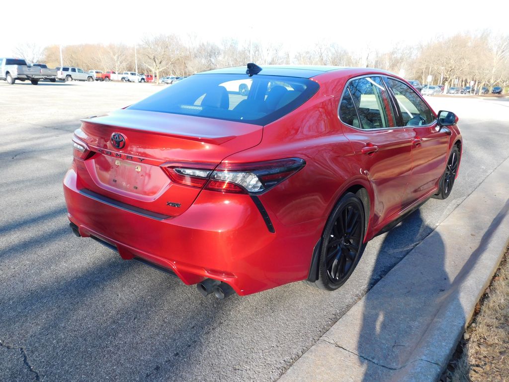 Thumbnail: 2022 Toyota Camry - 11