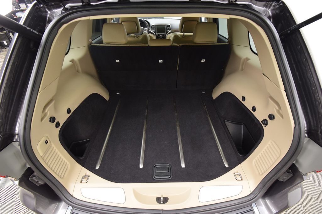 used 2015 Jeep Grand Cherokee car, priced at $13,900