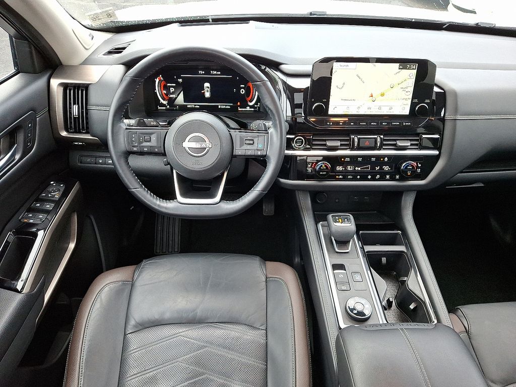 Thumbnail: 2022 Nissan Pathfinder - 12