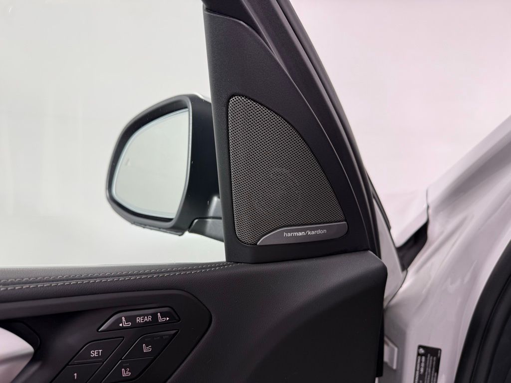 Thumbnail: 2024 BMW X7 - 25