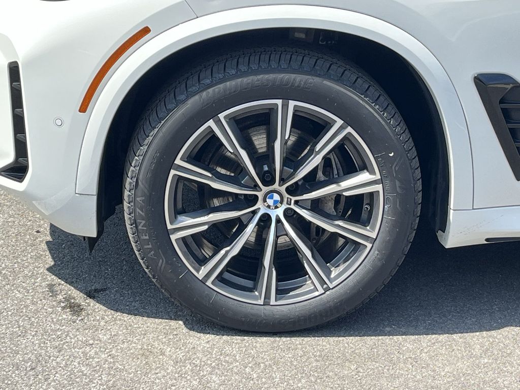 Thumbnail: 2024 BMW X5 - 10