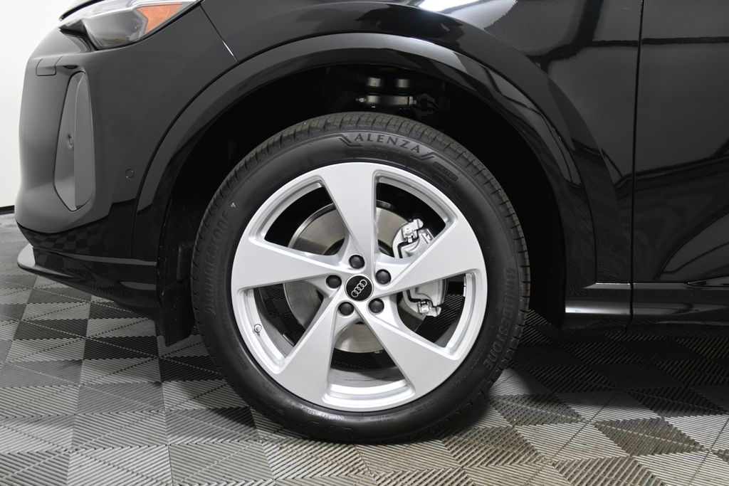 Thumbnail: 2025 Audi Q5 - 11