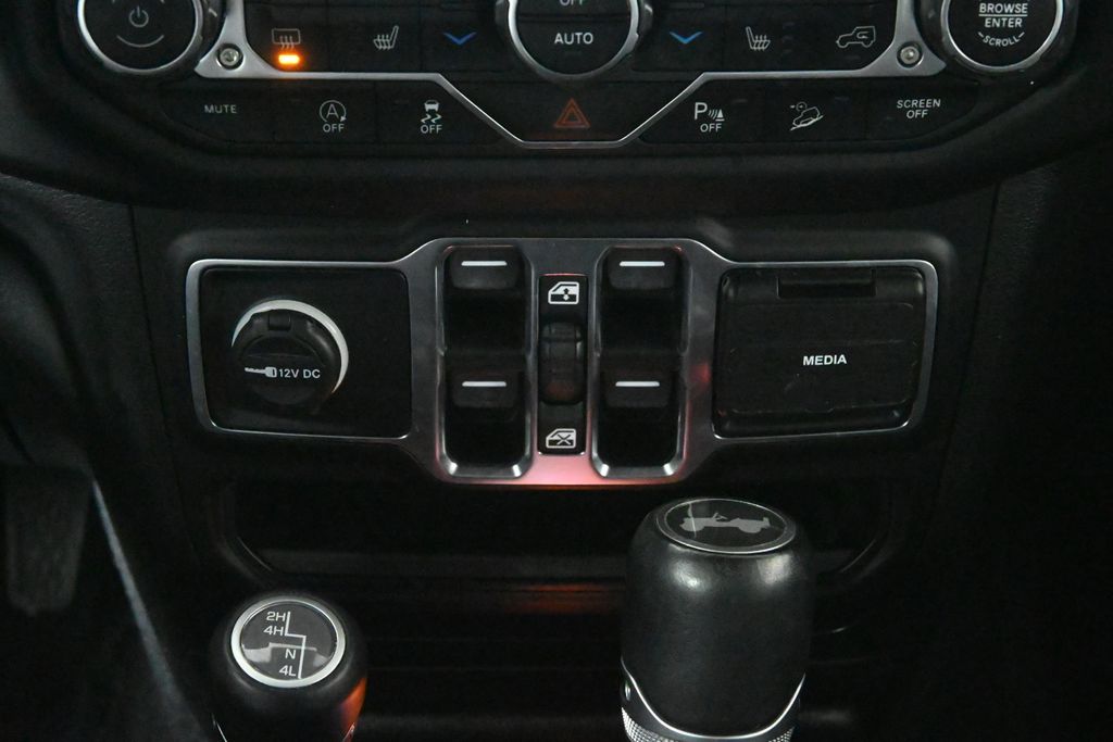 Thumbnail: 2020 Jeep Wrangler - 24