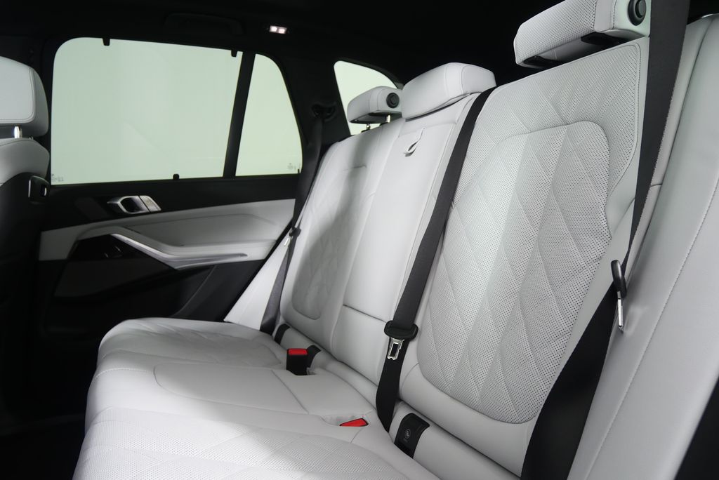 Thumbnail: 2026 BMW X5 - 16