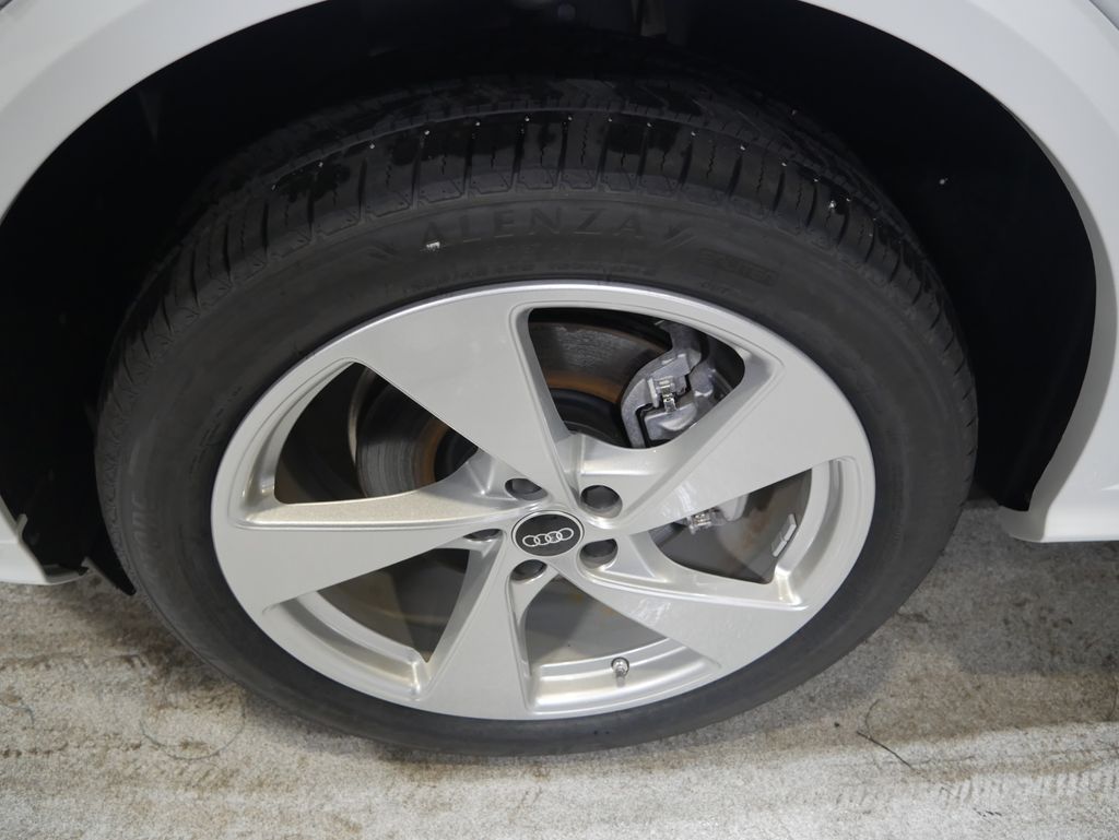 Thumbnail: 2025 Audi Q5 - 11