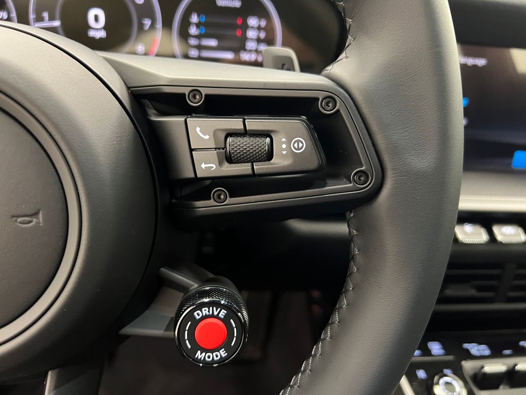 Thumbnail: 2026 Porsche 911 - 20