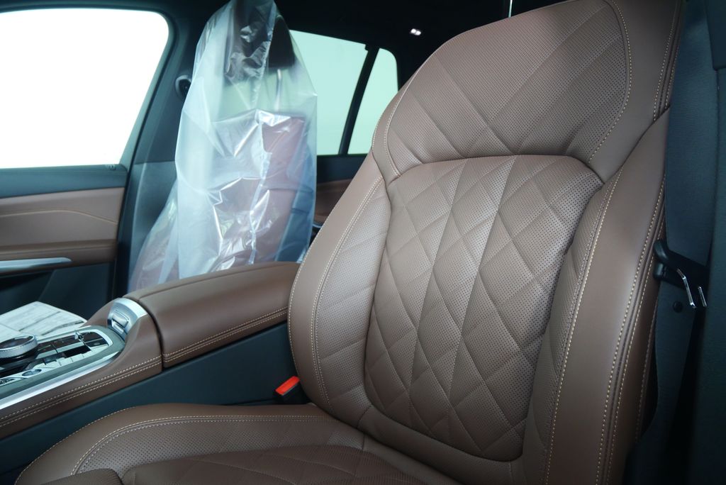 Thumbnail: 2026 BMW X5 - 11