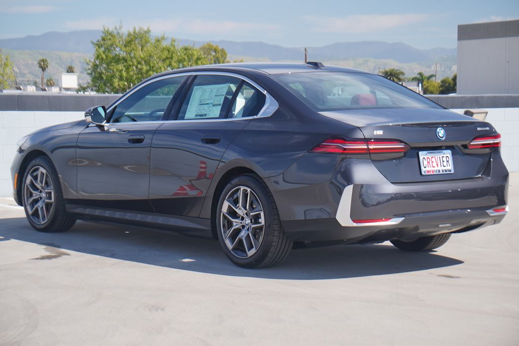 Thumbnail: 2026 BMW i5 - 7