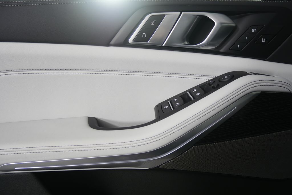 Thumbnail: 2026 BMW X5 - 8