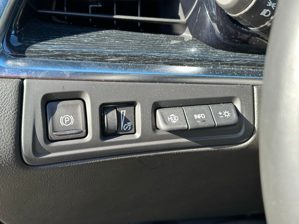 Thumbnail: 2025 Cadillac XT5 - 29