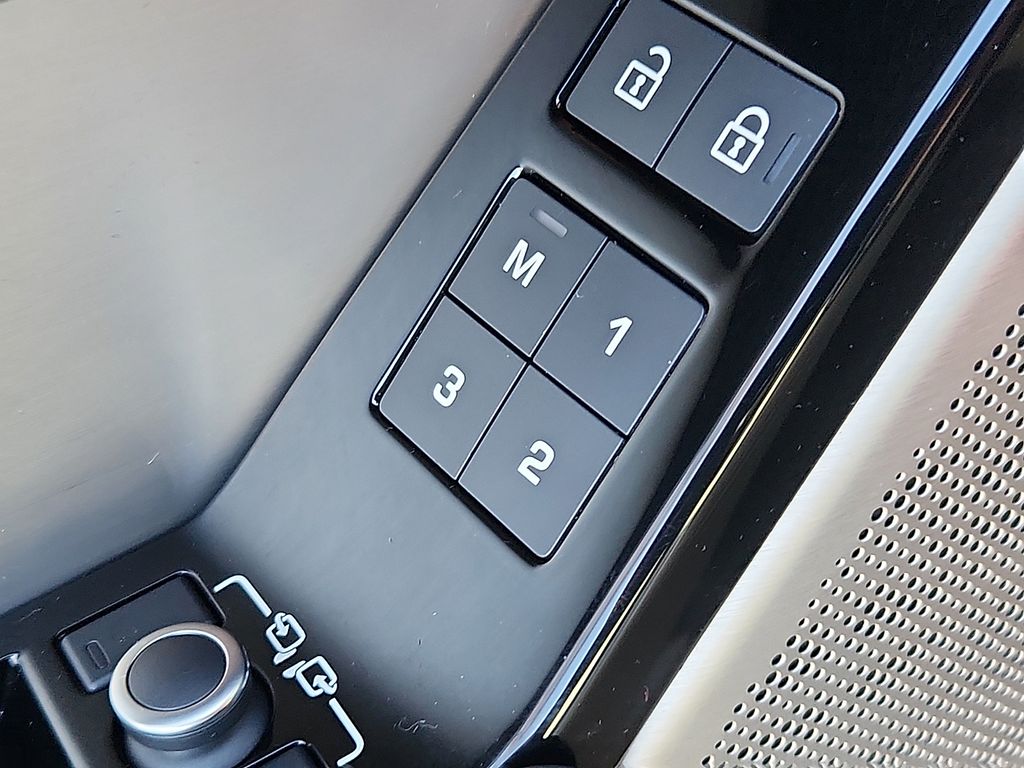 Thumbnail: 2023 Land Rover Range Rover Velar - 27