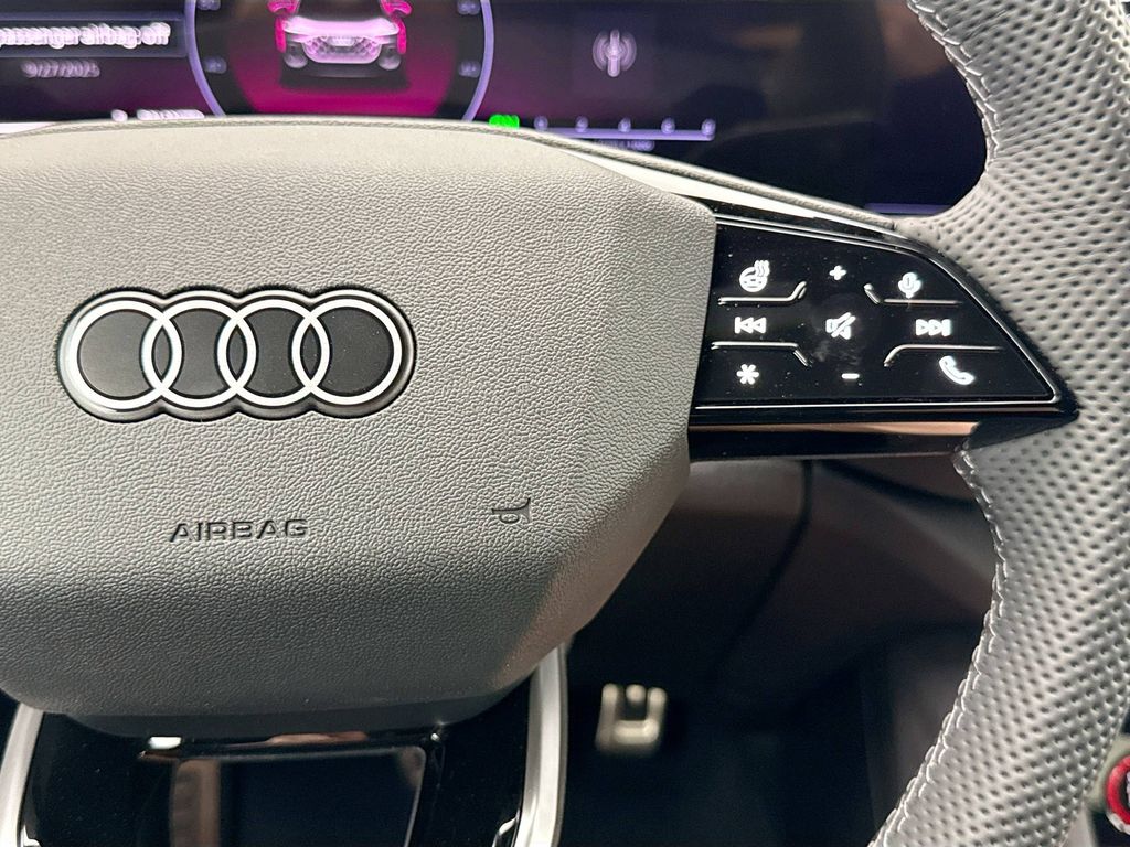 Thumbnail: 2025 Audi SQ5 - 12