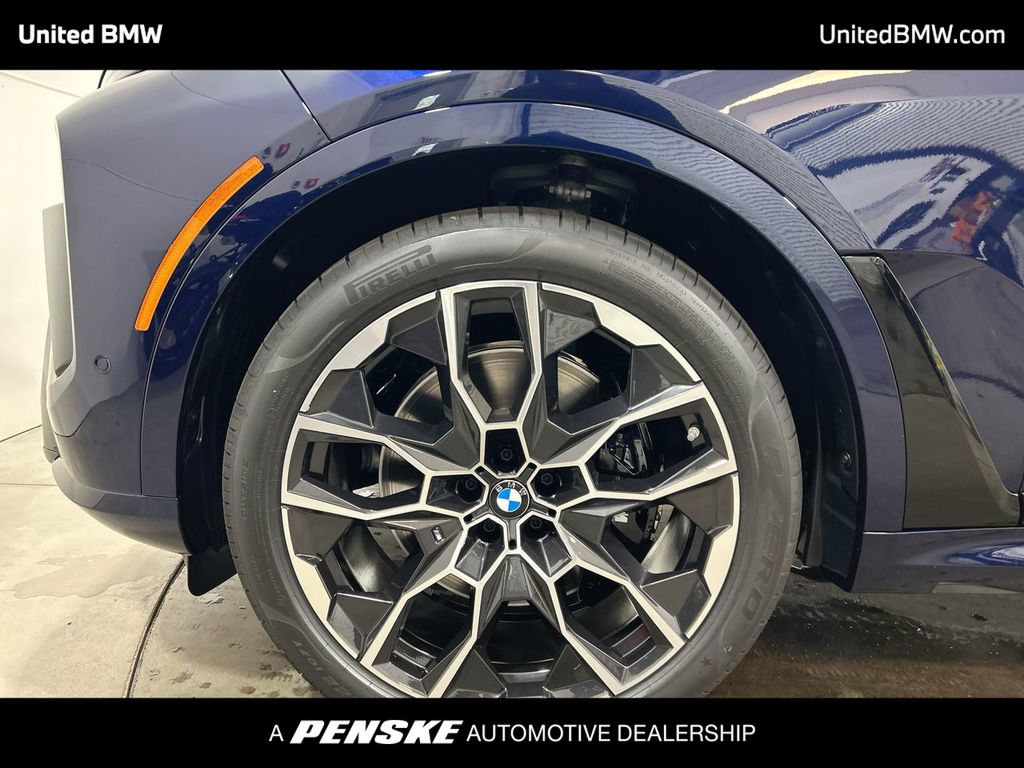 Thumbnail: 2026 BMW X7 - 10