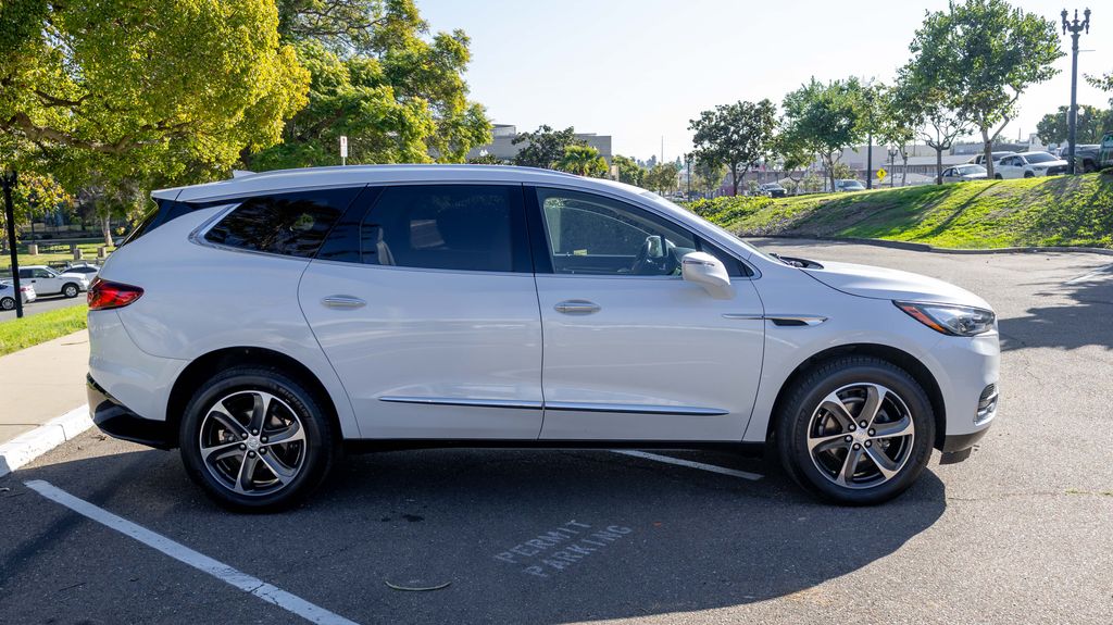 Used 2020 Buick Enclave Essence 4D Sport Utility