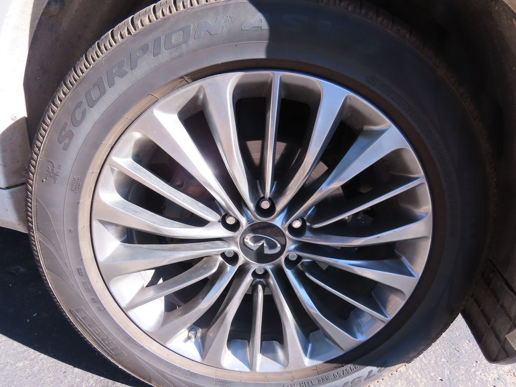 Thumbnail: 2018 INFINITI QX80 - 18