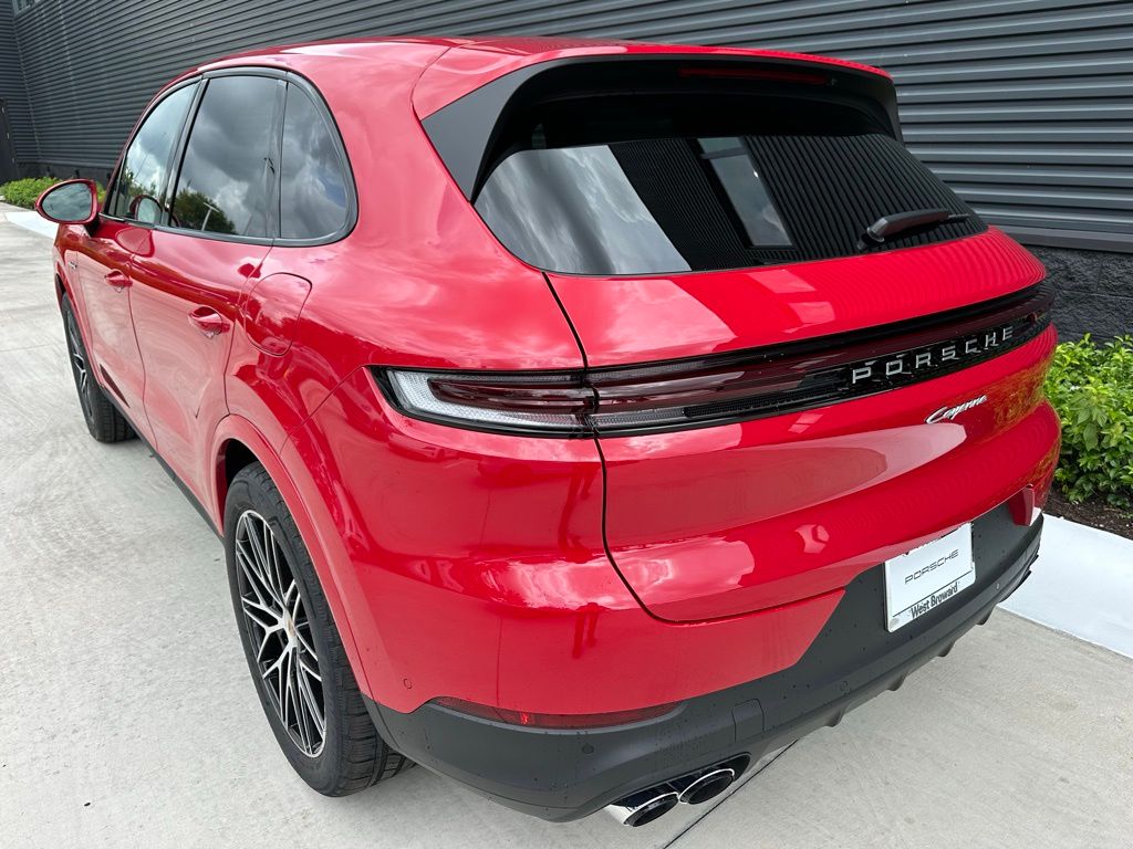 Thumbnail: 2025 Porsche Cayenne - 3