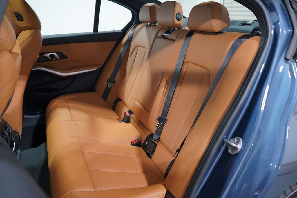 Thumbnail: 2026 BMW 3 Series - 8