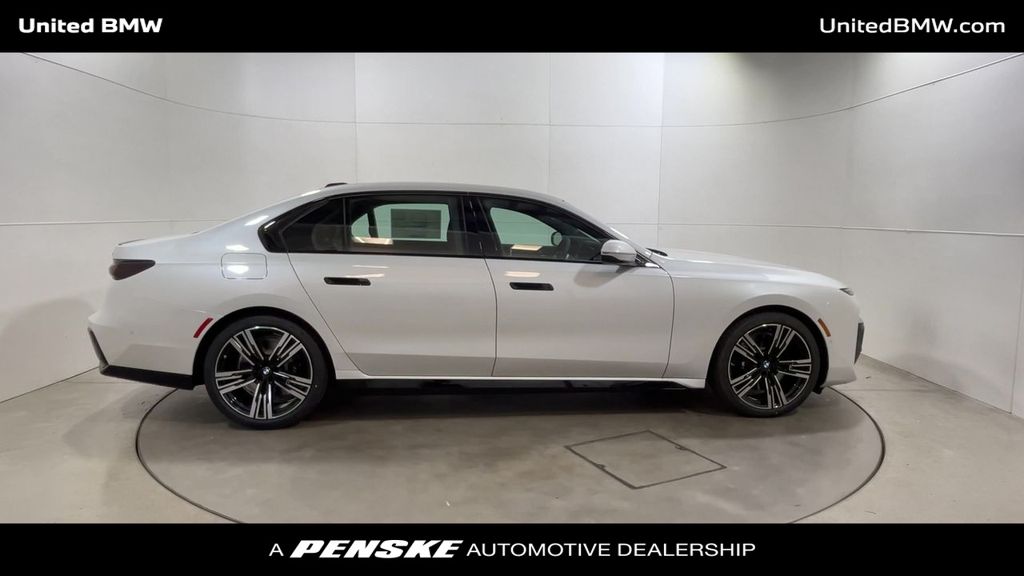 Thumbnail: 2025 BMW 7 Series - 9