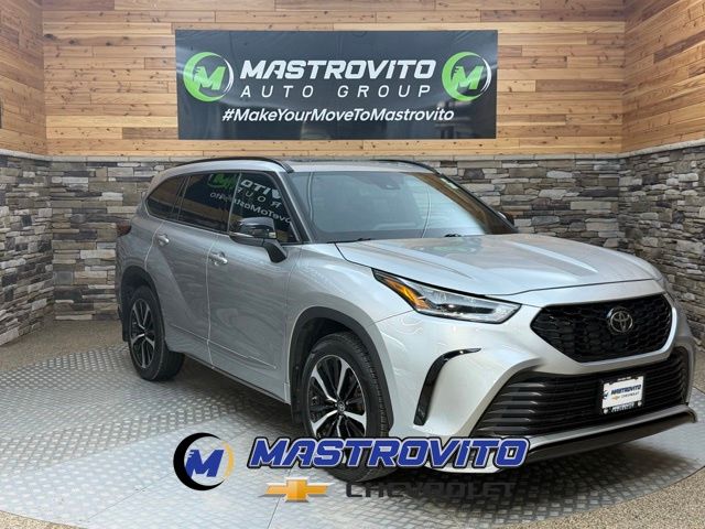 Celestial Silver Metallic 2022 Toyota Highlander XSE AWD SUV / Crossover All-Wheel Drive 8-Speed Automatic