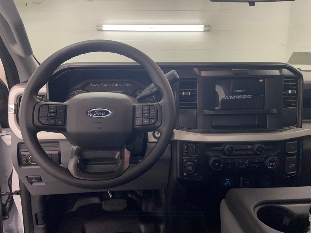 2026 Ford F-350 photo 6