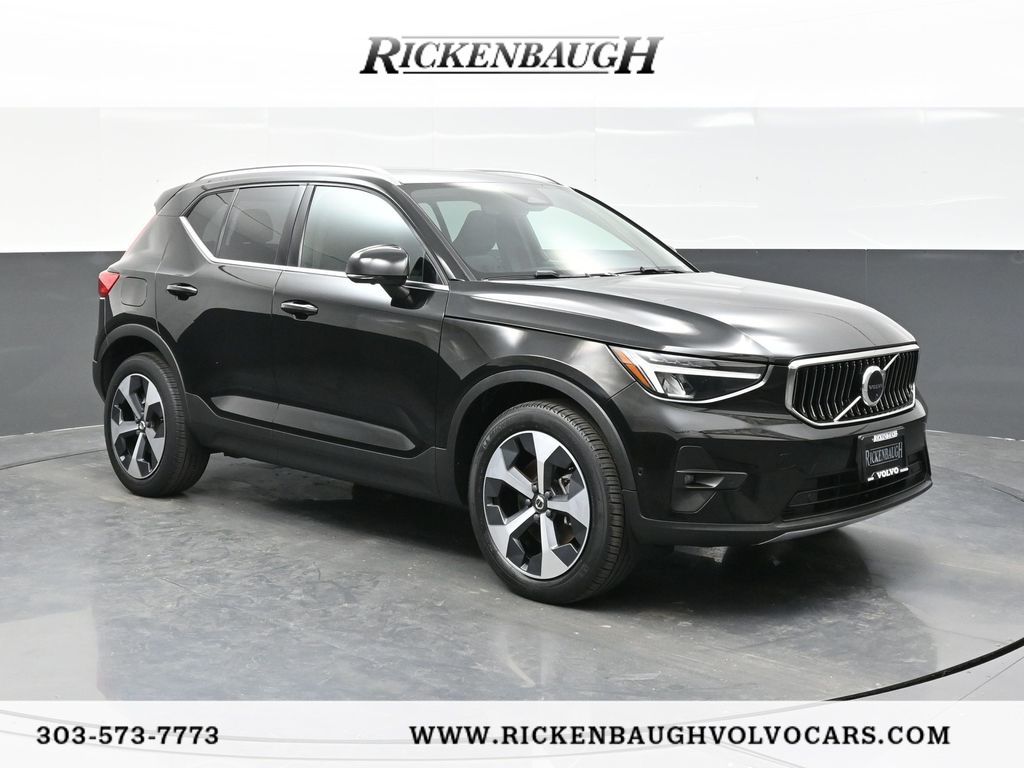 2023 Volvo XC40 B5 Plus Bright Theme AWD