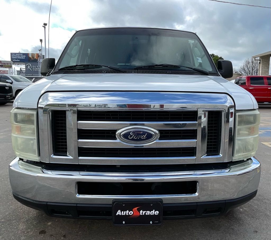 2009 Ford E-350SD XLT - 8