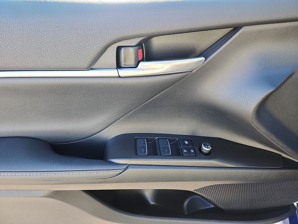 Thumbnail: 2023 Toyota Camry - 14