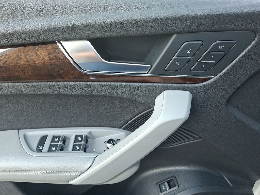 Thumbnail: 2018 Audi Q5 - 12
