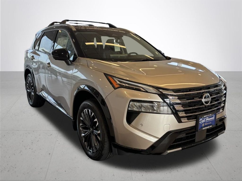 2026 Nissan Rogue Platinum photo 4