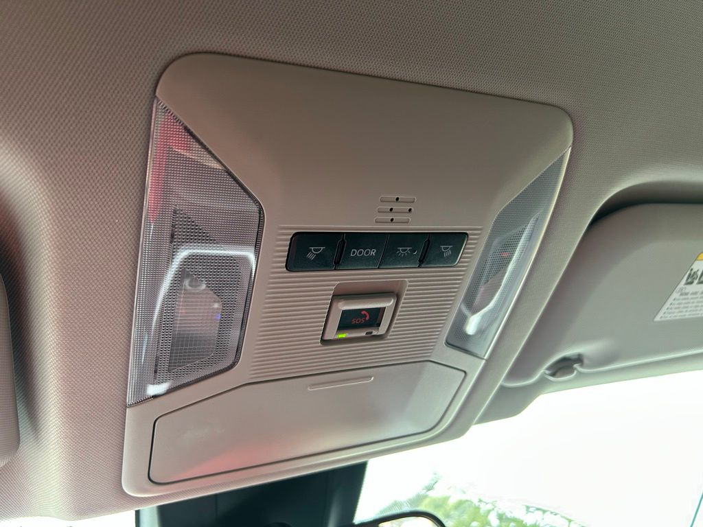 Thumbnail: 2025 Toyota RAV4 - 27