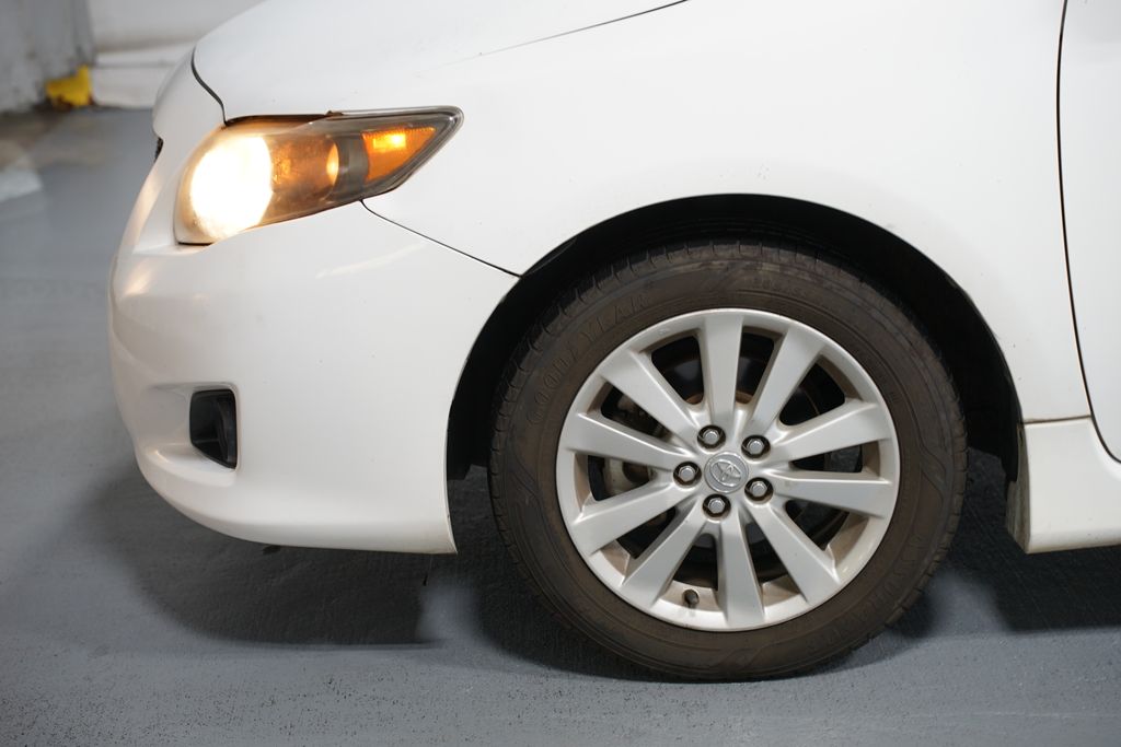 Thumbnail: 2010 Toyota Corolla - 5
