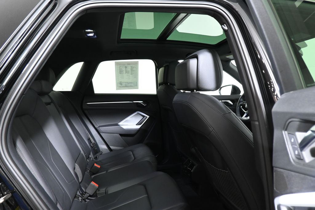 Thumbnail: 2021 Audi Q3 - 24