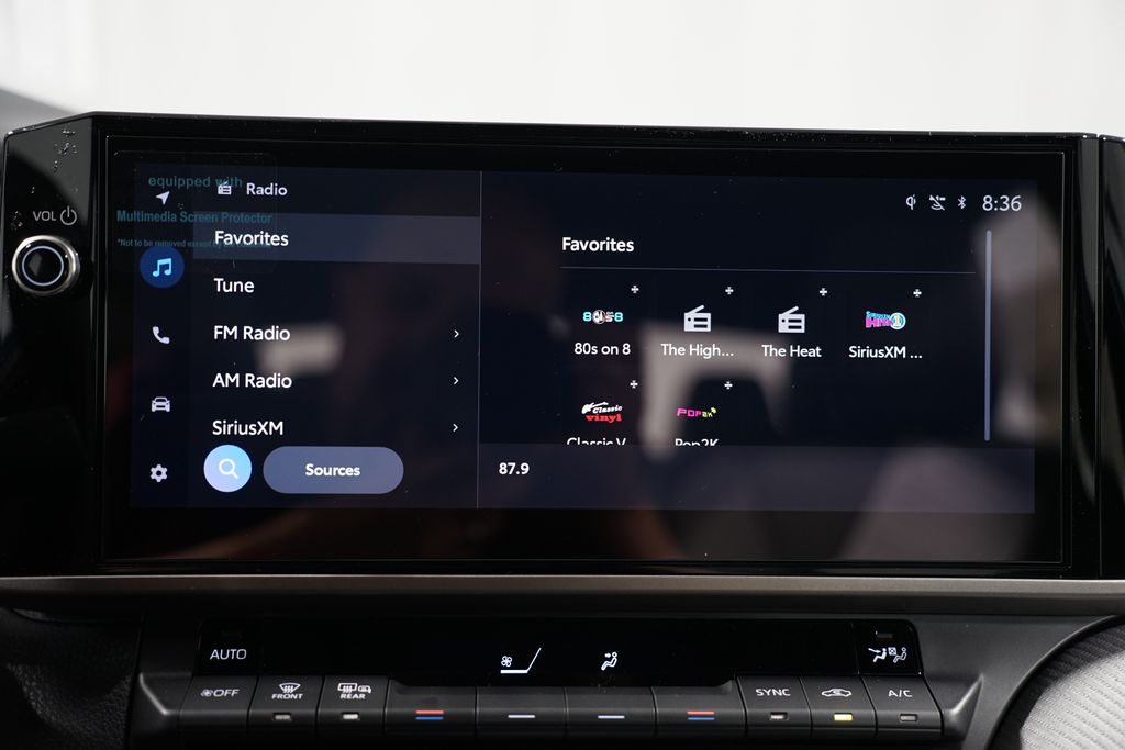 2025 Toyota Camry SE 19