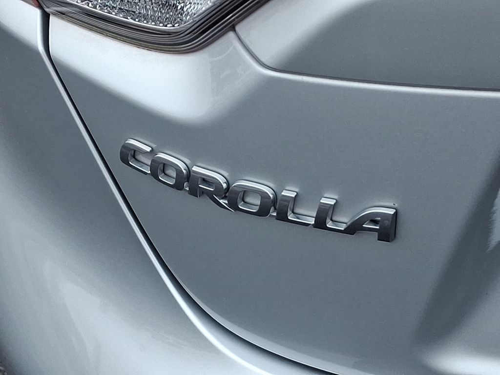 2022 Toyota Corolla SE 27