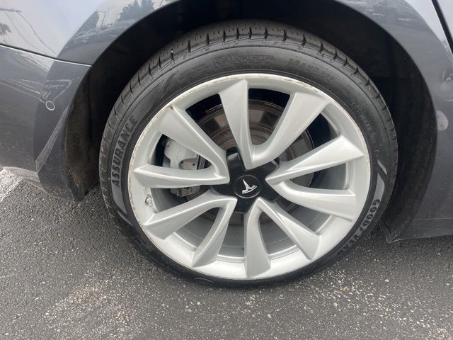 2018 Tesla Model 3 Mid Range 17